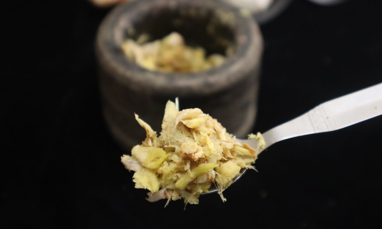 lam-tinh-dau-gung-tai-nha