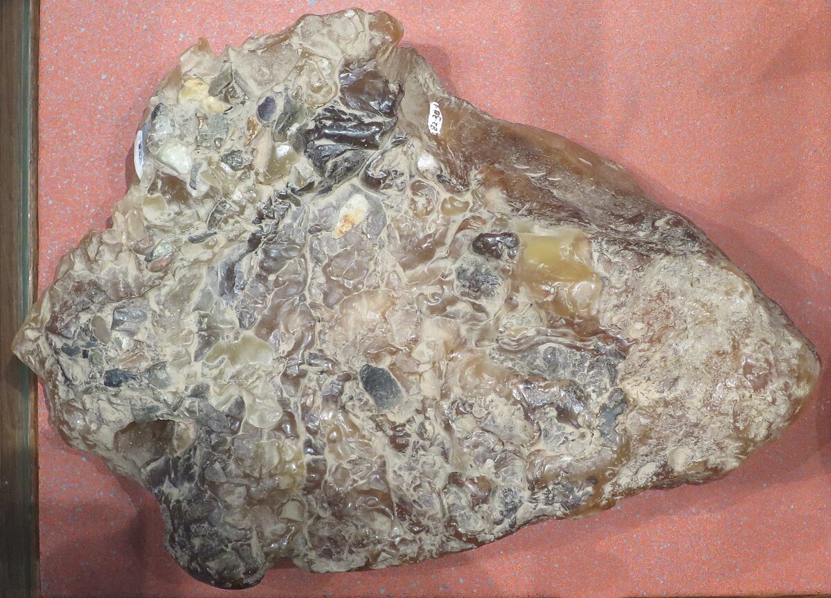 long-dien-huong-trung-bay-trong-vien-bao-tang
